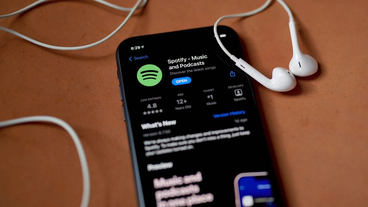 Spotify Launches Vertical Video Feed Taking Direct Aim At V0 ZgIMsB7xlM6K6 ZPZqbAu6R37GgzRnAnG J YTSFBvI Spotify Launches Vertical Video Feed Taking Direct Aim At V0 ZgIMsB7xlM6K6 ZPZqbAu6R37GgzRnAnG J YTSFBvI