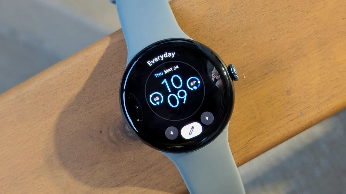 Google Pixel Watch 4 Google Pixel Watch 4