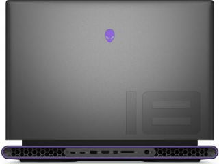 Alienware m18 R1 (ANM18I0UCFG002CRB1) Laptop