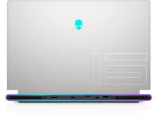 Alienware x15 R2 (D569940WIN9) Laptop